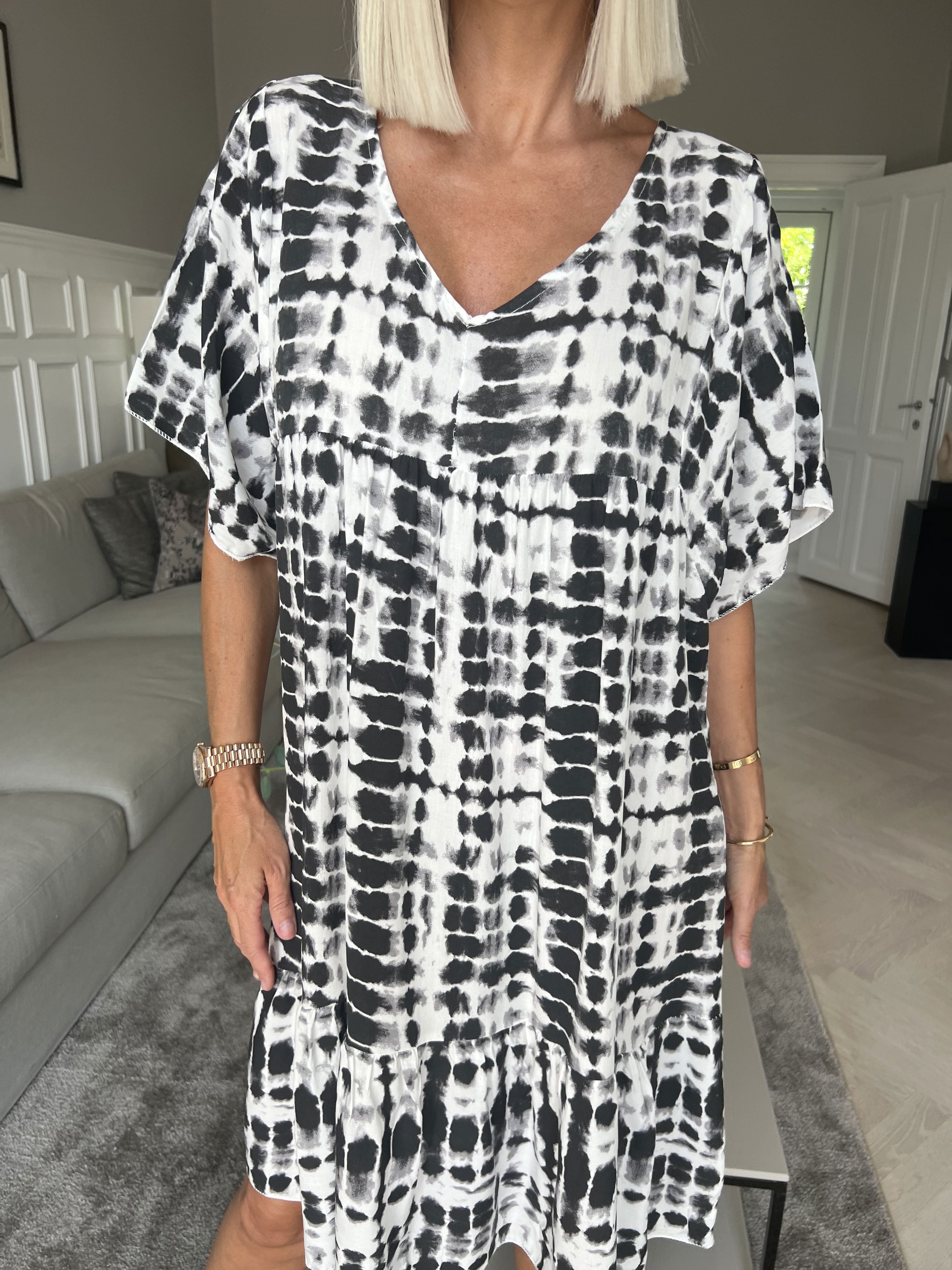 Amanza - Söt tunikaklänning i viskos med batikmönster